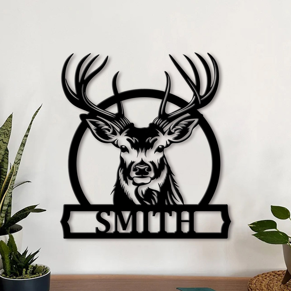 Home Decor Rustic - ป้ายโลหะชื่อครอบครัวลายกวางแบบกำหนดเอง ศิลปะตกแต่งผนังรูปกวาง ของตกแต่งบ้านสไตล์ล่าสัตว์/กระท่อม/ชนบท ของขวัญสำหรับเขา วันพ่อ