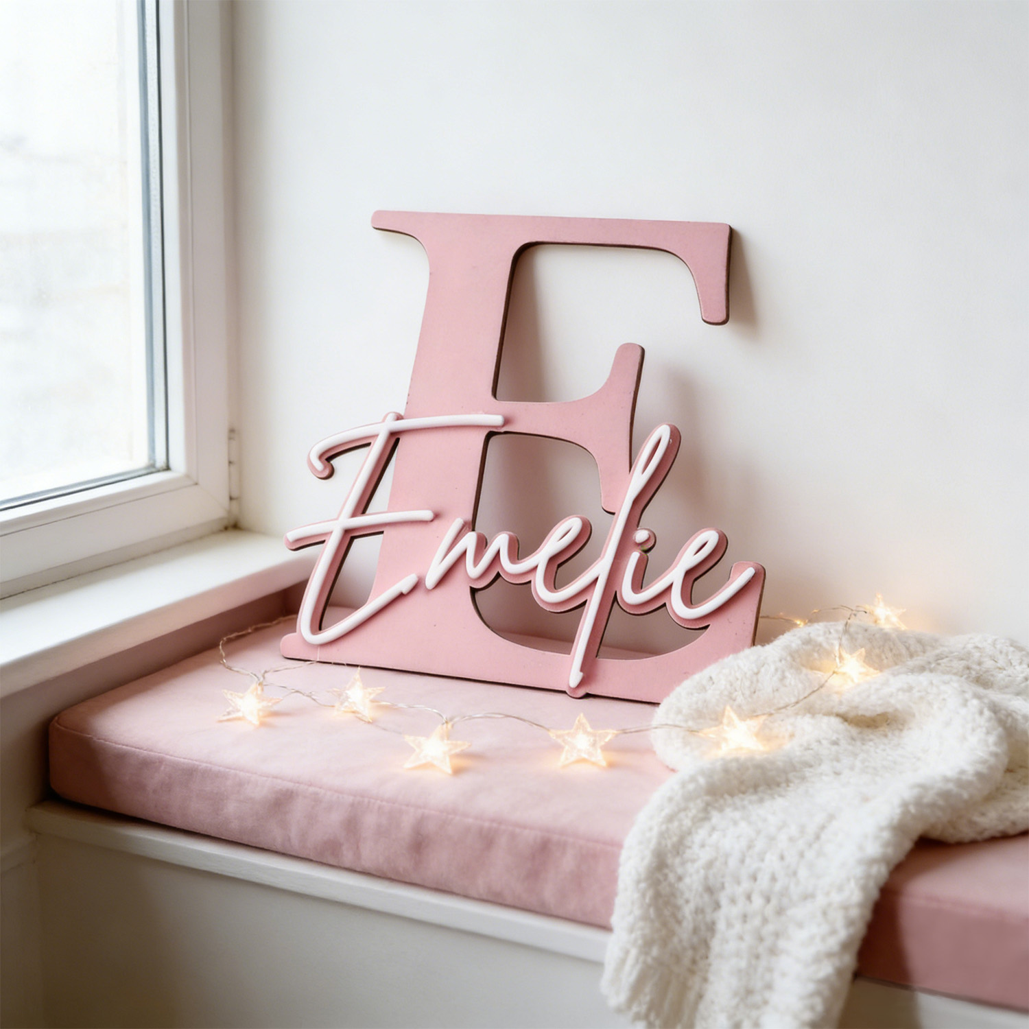 ป้ายไม้ตกแต่งชื่อแบบสองชั้น 1  - Home Decor Names บทวิจารณ์และราคา